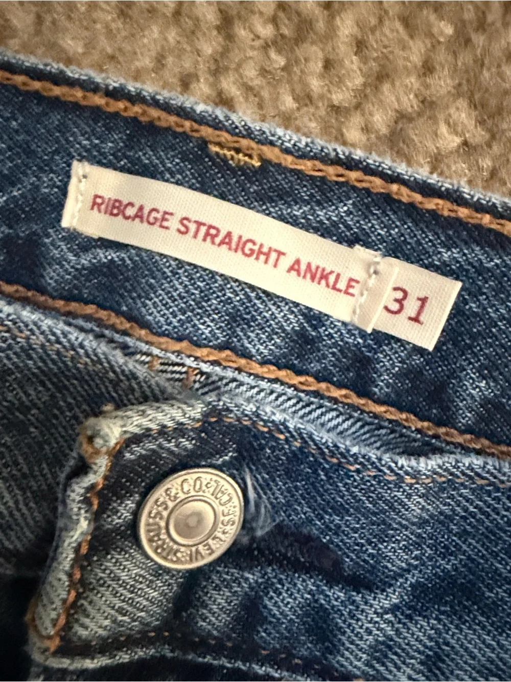 Levi's Women's Ribcage Straight Ankle Jeans